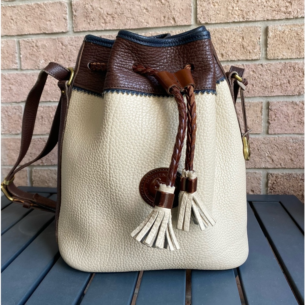 Vintage Rare Dooney and Bourke leather bucket bag